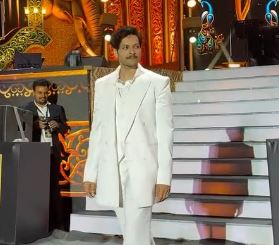 IIFA: Ali Fazal stuns netizens with imitation of Aditi Rao Hydari's viral Gajagamini walk | IIFA: Ali Fazal stuns netizens with imitation of Aditi Rao Hydari's viral Gajagamini walk