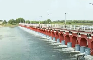 Vadodara launches Vishwamitri River deepening project to curb flood risk | Vadodara launches Vishwamitri River deepening project to curb flood risk Vadodara launches Vishwamitri River deepening project to curb flood risk | Vadodara launches Vishwamitri River deepening project to curb flood risk