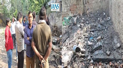 Delhi: Three workers charred to death in tented house, FIR filed over negligence | Delhi: Three workers charred to death in tented house, FIR filed over negligence Delhi: Three workers charred to death in tented house, FIR filed over negligence | Delhi: Three workers charred to death in tented house, FIR filed over negligence