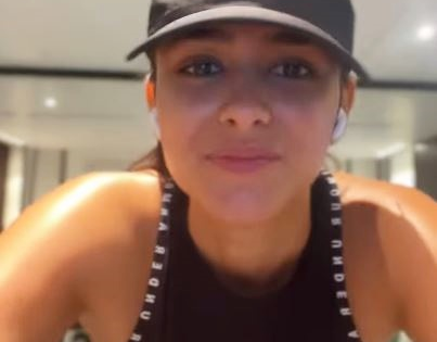 Mrunal Thakur's recent workout session is pure fitness goals | Mrunal Thakur's recent workout session is pure fitness goals Mrunal Thakur's recent workout session is pure fitness goals | Mrunal Thakur's recent workout session is pure fitness goals