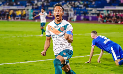 ISL 2025: Mumbai City FC qualify for playoffs with 2-0 win over Bengaluru FC | ISL 2025: Mumbai City FC qualify for playoffs with 2-0 win over Bengaluru FC ISL 2025: Mumbai City FC qualify for playoffs with 2-0 win over Bengaluru FC | ISL 2025: Mumbai City FC qualify for playoffs with 2-0 win over Bengaluru FC