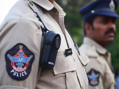 Police foil robbery attempt in Chittoor after high drama | Police foil robbery attempt in Chittoor after high drama Police foil robbery attempt in Chittoor after high drama | Police foil robbery attempt in Chittoor after high drama