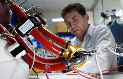 Australian man becomes world-1st to live with durable artificial heart for over 100 days | Australian man becomes world-1st to live with durable artificial heart for over 100 days Australian man becomes world-1st to live with durable artificial heart for over 100 days | Australian man becomes world-1st to live with durable artificial heart for over 100 days