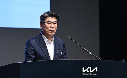 Automaker Kia appoints CEO Song Ho-sung for 3rd term | Automaker Kia appoints CEO Song Ho-sung for 3rd term Automaker Kia appoints CEO Song Ho-sung for 3rd term | Automaker Kia appoints CEO Song Ho-sung for 3rd term