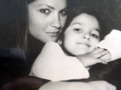 Pooja Bhatt holds toddler Alia Bhatt in her arms in this rare childhood photo | Pooja Bhatt holds toddler Alia Bhatt in her arms in this rare childhood photo Pooja Bhatt holds toddler Alia Bhatt in her arms in this rare childhood photo | Pooja Bhatt holds toddler Alia Bhatt in her arms in this rare childhood photo
