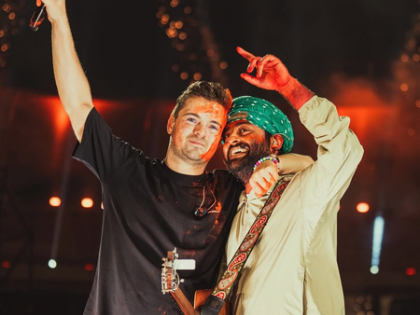 Arijit Singh joins Martin Garrix on stage to perform 'Angels for Each Other' | Arijit Singh joins Martin Garrix on stage to perform 'Angels for Each Other' Arijit Singh joins Martin Garrix on stage to perform 'Angels for Each Other' | Arijit Singh joins Martin Garrix on stage to perform 'Angels for Each Other'