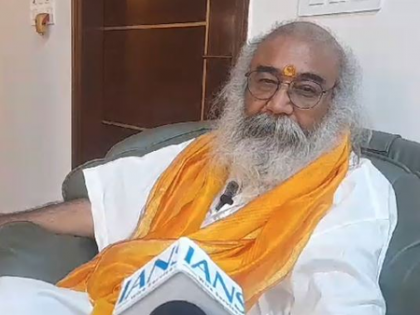 Acharya Pramod Krishnam seeks apology from Harshvardhan Sapkal for comparing Fadnavis with Aurangzeb | Acharya Pramod Krishnam seeks apology from Harshvardhan Sapkal for comparing Fadnavis with Aurangzeb