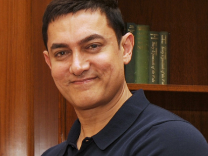 Aamir Khan makes first public appearance with girlfriend Gauri in front of media cameras | Aamir Khan makes first public appearance with girlfriend Gauri in front of media cameras Aamir Khan makes first public appearance with girlfriend Gauri in front of media cameras | Aamir Khan makes first public appearance with girlfriend Gauri in front of media cameras