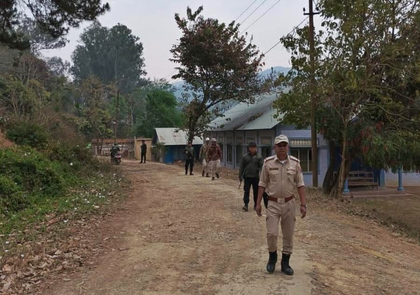 One dead, several injured in fresh ethnic clash in Manipur's Churachandpur | One dead, several injured in fresh ethnic clash in Manipur's Churachandpur One dead, several injured in fresh ethnic clash in Manipur's Churachandpur | One dead, several injured in fresh ethnic clash in Manipur's Churachandpur