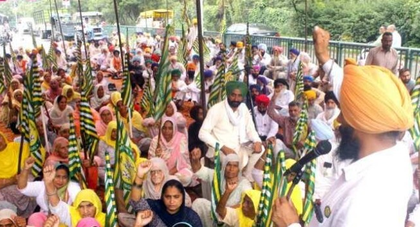 In night swoop, Punjab Police detain farm leaders, remove supporters from protest sites | In night swoop, Punjab Police detain farm leaders, remove supporters from protest sites In night swoop, Punjab Police detain farm leaders, remove supporters from protest sites | In night swoop, Punjab Police detain farm leaders, remove supporters from protest sites