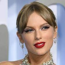 Taylor Swift comes out of Instagram Hiatus, praises Selena Gomez’s new album | Taylor Swift comes out of Instagram Hiatus, praises Selena Gomez’s new album Taylor Swift comes out of Instagram Hiatus, praises Selena Gomez’s new album | Taylor Swift comes out of Instagram Hiatus, praises Selena Gomez’s new album