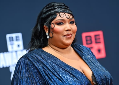 Lizzo flaunts weight loss transformation in her new selfies | Lizzo flaunts weight loss transformation in her new selfies Lizzo flaunts weight loss transformation in her new selfies | Lizzo flaunts weight loss transformation in her new selfies