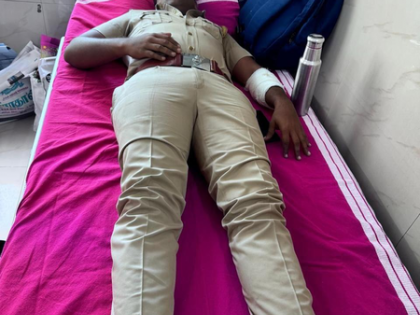 TN: Sub Inspector injured in knife attack by murder accused, fires in self-defence | TN: Sub Inspector injured in knife attack by murder accused, fires in self-defence TN: Sub Inspector injured in knife attack by murder accused, fires in self-defence | TN: Sub Inspector injured in knife attack by murder accused, fires in self-defence