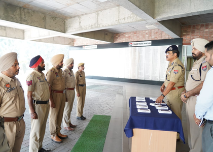 Punjab provides 165 new smartphones to emergency response vehicles | Punjab provides 165 new smartphones to emergency response vehicles Punjab provides 165 new smartphones to emergency response vehicles | Punjab provides 165 new smartphones to emergency response vehicles