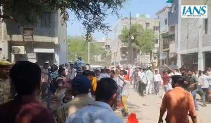 Karni Sena activists storm SP MP Ramji Lal Suman’s residence, clash with police | Karni Sena activists storm SP MP Ramji Lal Suman’s residence, clash with police Karni Sena activists storm SP MP Ramji Lal Suman’s residence, clash with police | Karni Sena activists storm SP MP Ramji Lal Suman’s residence, clash with police