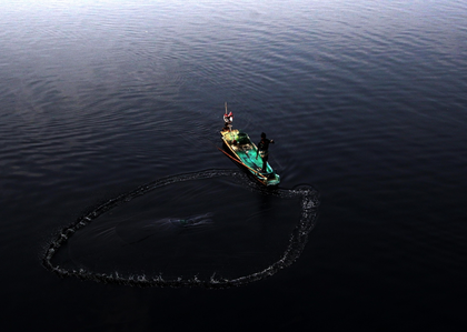 Sri Lankan Navy arrests 11 TN fishermen, seize mechanised boat | Sri Lankan Navy arrests 11 TN fishermen, seize mechanised boat Sri Lankan Navy arrests 11 TN fishermen, seize mechanised boat | Sri Lankan Navy arrests 11 TN fishermen, seize mechanised boat