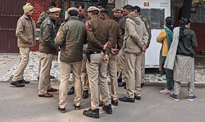 UP: Meerut Police warns of strict action against offering Eid namaz on roads | UP: Meerut Police warns of strict action against offering Eid namaz on roads UP: Meerut Police warns of strict action against offering Eid namaz on roads | UP: Meerut Police warns of strict action against offering Eid namaz on roads