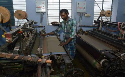 TN powerloom weavers demand higher wage hike for Pongal sarees, dhotis | TN powerloom weavers demand higher wage hike for Pongal sarees, dhotis