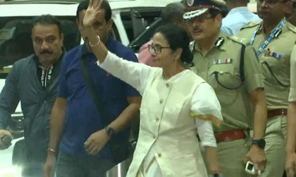 Mamata Banerjee returns to Kolkata, avoids interaction with media at airport | Mamata Banerjee returns to Kolkata, avoids interaction with media at airport Mamata Banerjee returns to Kolkata, avoids interaction with media at airport | Mamata Banerjee returns to Kolkata, avoids interaction with media at airport