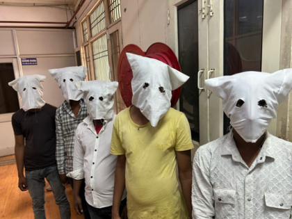 Gurugram: Five accused arrested for stealing jewellry from woman | Gurugram: Five accused arrested for stealing jewellry from woman Gurugram: Five accused arrested for stealing jewellry from woman | Gurugram: Five accused arrested for stealing jewellry from woman