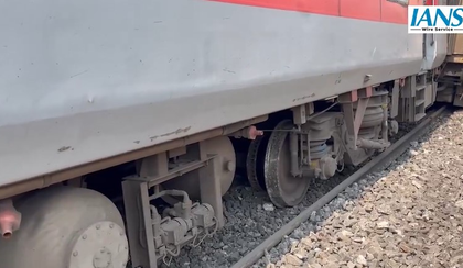 11 coaches of Bangalore-Kamakhya Express derail in Cuttack | 11 coaches of Bangalore-Kamakhya Express derail in Cuttack 11 coaches of Bangalore-Kamakhya Express derail in Cuttack | 11 coaches of Bangalore-Kamakhya Express derail in Cuttack