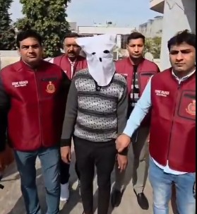 Delhi: Notorious criminal nabbed under Arms Act, has history of 50 criminal cases | Delhi: Notorious criminal nabbed under Arms Act, has history of 50 criminal cases Delhi: Notorious criminal nabbed under Arms Act, has history of 50 criminal cases | Delhi: Notorious criminal nabbed under Arms Act, has history of 50 criminal cases