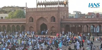 Delhi: Eid-ul-Fitr to be celebrated today; police on high alert amid bomb threats | Delhi: Eid-ul-Fitr to be celebrated today; police on high alert amid bomb threats Delhi: Eid-ul-Fitr to be celebrated today; police on high alert amid bomb threats | Delhi: Eid-ul-Fitr to be celebrated today; police on high alert amid bomb threats