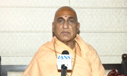 Swami Avdheshanand Giri calls PM Modi a 'Mahapurush', explains his smile at RSS event | Swami Avdheshanand Giri calls PM Modi a 'Mahapurush', explains his smile at RSS event Swami Avdheshanand Giri calls PM Modi a 'Mahapurush', explains his smile at RSS event | Swami Avdheshanand Giri calls PM Modi a 'Mahapurush', explains his smile at RSS event