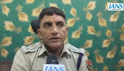 Rajasthan: Police detain youth for entering Ajmer Dargah with sword | Rajasthan: Police detain youth for entering Ajmer Dargah with sword Rajasthan: Police detain youth for entering Ajmer Dargah with sword | Rajasthan: Police detain youth for entering Ajmer Dargah with sword