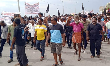 TN fishermen protest Chennai Marina loop road project | TN fishermen protest Chennai Marina loop road project TN fishermen protest Chennai Marina loop road project | TN fishermen protest Chennai Marina loop road project