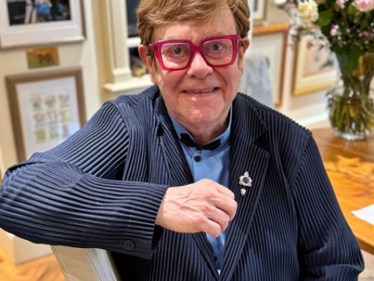 Elton John is unable to see TV, read or watch his boys play sports | Elton John is unable to see TV, read or watch his boys play sports Elton John is unable to see TV, read or watch his boys play sports | Elton John is unable to see TV, read or watch his boys play sports