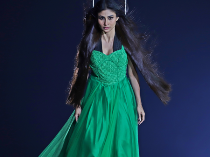Mouni Roy goes full throttle with her own stunts in 'The Bhootnii' | Mouni Roy goes full throttle with her own stunts in 'The Bhootnii'