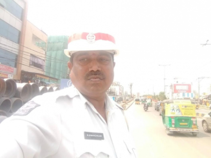 Traffic home guard killed as truck runs amok in Hyderabad | Traffic home guard killed as truck runs amok in Hyderabad Traffic home guard killed as truck runs amok in Hyderabad | Traffic home guard killed as truck runs amok in Hyderabad