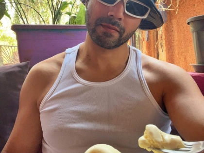 Varun Dhawan finds the perfect way to beat the summer heat | Varun Dhawan finds the perfect way to beat the summer heat Varun Dhawan finds the perfect way to beat the summer heat | Varun Dhawan finds the perfect way to beat the summer heat