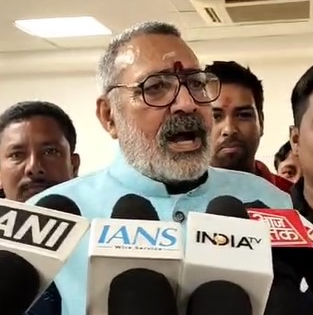 'Should Hindus leave Bengal?' asks Giriraj Singh, slams Mamata Banerjee govt over Murshidabad violence | 'Should Hindus leave Bengal?' asks Giriraj Singh, slams Mamata Banerjee govt over Murshidabad violence 'Should Hindus leave Bengal?' asks Giriraj Singh, slams Mamata Banerjee govt over Murshidabad violence | 'Should Hindus leave Bengal?' asks Giriraj Singh, slams Mamata Banerjee govt over Murshidabad violence