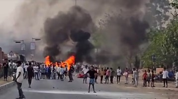3 killed in anti-Waqf Act protests in Bengal's Murshidabad | 3 killed in anti-Waqf Act protests in Bengal's Murshidabad 3 killed in anti-Waqf Act protests in Bengal's Murshidabad | 3 killed in anti-Waqf Act protests in Bengal's Murshidabad