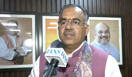 Ulta chor kotwal ko daante: Tarun Chugh slams Cong for protesting against ED action | Ulta chor kotwal ko daante: Tarun Chugh slams Cong for protesting against ED action Ulta chor kotwal ko daante: Tarun Chugh slams Cong for protesting against ED action | Ulta chor kotwal ko daante: Tarun Chugh slams Cong for protesting against ED action