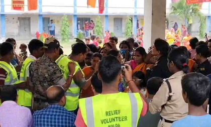 Murshidabad violence: Relief camp inmates upset over cops 'maintaining secrecy' during talks with NHRC team | Murshidabad violence: Relief camp inmates upset over cops 'maintaining secrecy' during talks with NHRC team Murshidabad violence: Relief camp inmates upset over cops 'maintaining secrecy' during talks with NHRC team | Murshidabad violence: Relief camp inmates upset over cops 'maintaining secrecy' during talks with NHRC team