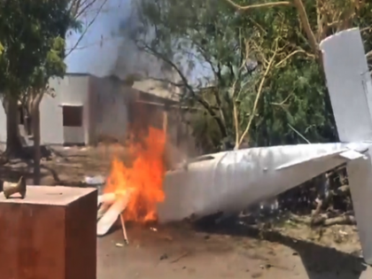 Private training aircraft crashes in Gujarat's Amreli, pilot killed | Private training aircraft crashes in Gujarat's Amreli, pilot killed Private training aircraft crashes in Gujarat's Amreli, pilot killed | Private training aircraft crashes in Gujarat's Amreli, pilot killed