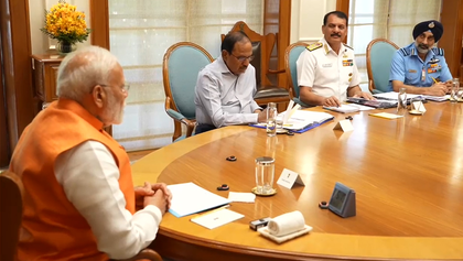 IAF chief meets PM Modi amid India-Pak tensions post-Pahalgam attack | IAF chief meets PM Modi amid India-Pak tensions post-Pahalgam attack IAF chief meets PM Modi amid India-Pak tensions post-Pahalgam attack | IAF chief meets PM Modi amid India-Pak tensions post-Pahalgam attack