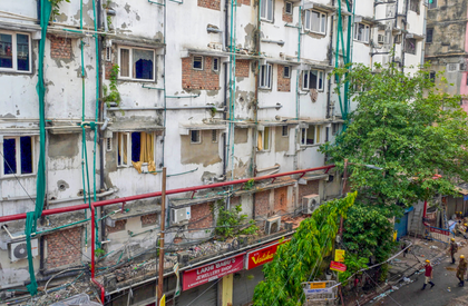 Kolkata hotel fire mishap: Owner, manager remanded to police custody till May 8 | Kolkata hotel fire mishap: Owner, manager remanded to police custody till May 8 Kolkata hotel fire mishap: Owner, manager remanded to police custody till May 8 | Kolkata hotel fire mishap: Owner, manager remanded to police custody till May 8