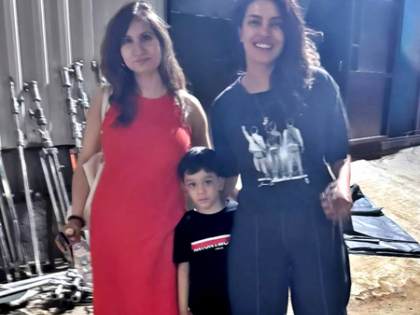 Priyanka Chopra beams with joy as her family visits her on set | Priyanka Chopra beams with joy as her family visits her on set Priyanka Chopra beams with joy as her family visits her on set | Priyanka Chopra beams with joy as her family visits her on set