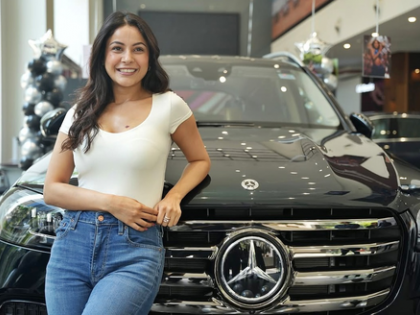 Shehnaaz Gill feels truly blessed as she buys a swanky Mercedes-Benz GLS | Shehnaaz Gill feels truly blessed as she buys a swanky Mercedes-Benz GLS Shehnaaz Gill feels truly blessed as she buys a swanky Mercedes-Benz GLS | Shehnaaz Gill feels truly blessed as she buys a swanky Mercedes-Benz GLS