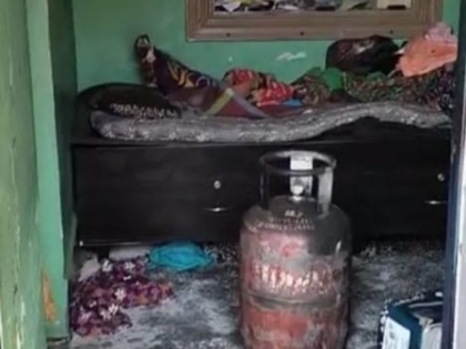 LPG cylinder leak sparks fire: Two killed, four critically injured in Karnataka | LPG cylinder leak sparks fire: Two killed, four critically injured in Karnataka LPG cylinder leak sparks fire: Two killed, four critically injured in Karnataka | LPG cylinder leak sparks fire: Two killed, four critically injured in Karnataka
