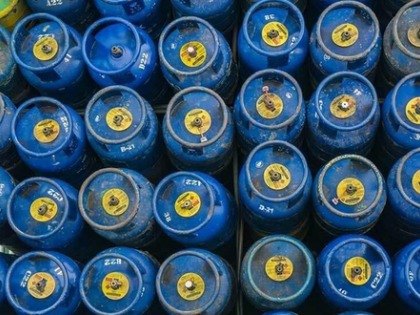 Oil firms slash commercial LPG, jet fuel prices | Oil firms slash commercial LPG, jet fuel prices Oil firms slash commercial LPG, jet fuel prices | Oil firms slash commercial LPG, jet fuel prices