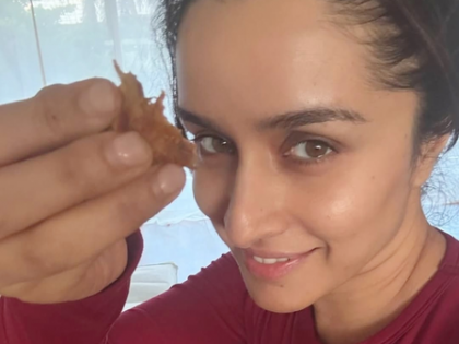 Shraddha Kapoor relishes Puran Poli on Maharashtra Day | Shraddha Kapoor relishes Puran Poli on Maharashtra Day Shraddha Kapoor relishes Puran Poli on Maharashtra Day | Shraddha Kapoor relishes Puran Poli on Maharashtra Day