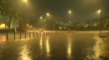 Heavy rain, thunderstorms bring relief from scorching heat in Delhi-NCR | Heavy rain, thunderstorms bring relief from scorching heat in Delhi-NCR Heavy rain, thunderstorms bring relief from scorching heat in Delhi-NCR | Heavy rain, thunderstorms bring relief from scorching heat in Delhi-NCR