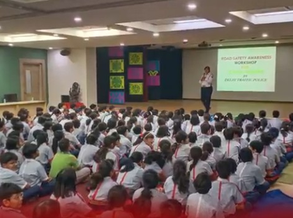 In sessions with school kids, Delhi Traffic Police spread awareness on road safety | In sessions with school kids, Delhi Traffic Police spread awareness on road safety In sessions with school kids, Delhi Traffic Police spread awareness on road safety | In sessions with school kids, Delhi Traffic Police spread awareness on road safety