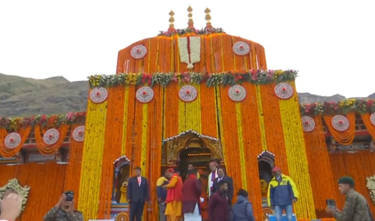 Char Dham Yatra: Badrinath opens for devotees with melodious music of Garhwal Rifles band | Char Dham Yatra: Badrinath opens for devotees with melodious music of Garhwal Rifles band Char Dham Yatra: Badrinath opens for devotees with melodious music of Garhwal Rifles band | Char Dham Yatra: Badrinath opens for devotees with melodious music of Garhwal Rifles band