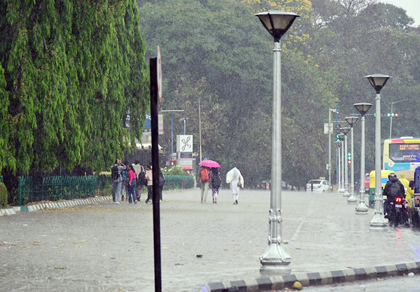 Showers in Chennai bring respite from heat, rainfall alert in several districts of Tamil Nadu for tomorrow | Showers in Chennai bring respite from heat, rainfall alert in several districts of Tamil Nadu for tomorrow Showers in Chennai bring respite from heat, rainfall alert in several districts of Tamil Nadu for tomorrow | Showers in Chennai bring respite from heat, rainfall alert in several districts of Tamil Nadu for tomorrow